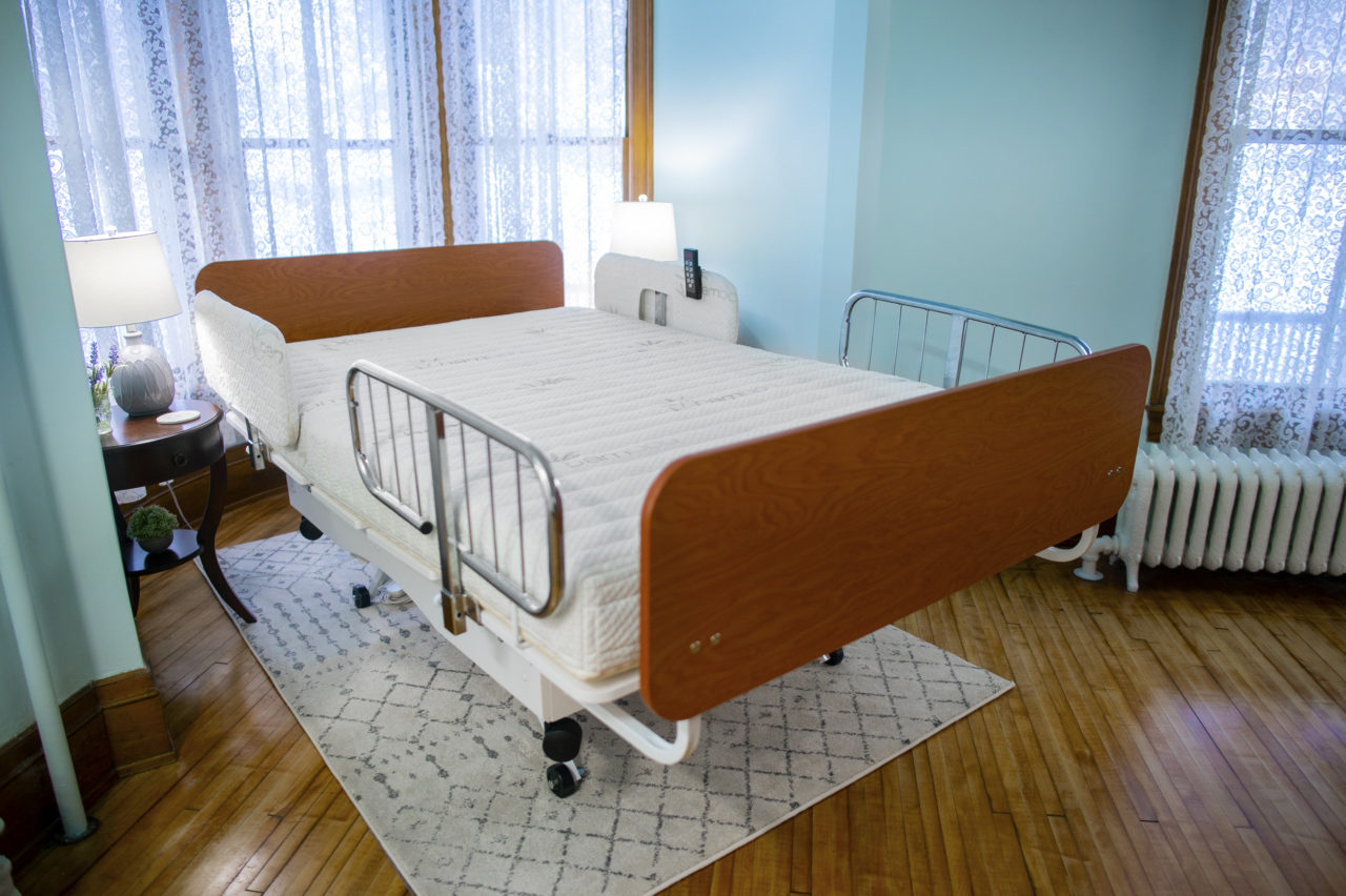 BARIATRIC BEDS heavy duty extra wide weight capacity